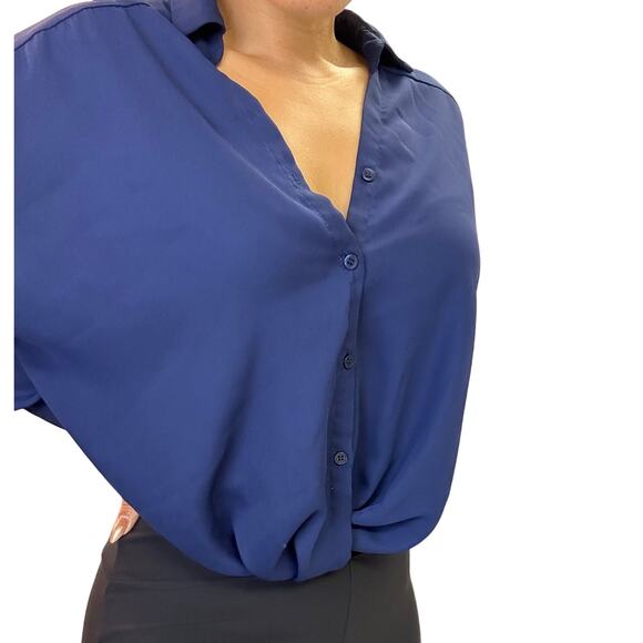 Women's Oversize Blouse - Picture 2 of 3